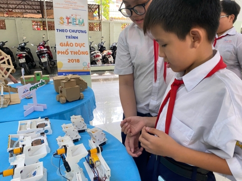 NGÀY HỘI TRẢI NGHIỆM STEM THCS LẠC HỒNG 08 - 05 - 2025 