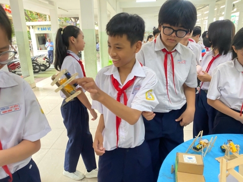 NGÀY HỘI TRẢI NGHIỆM STEM THCS LẠC HỒNG 08 - 05 - 2025 