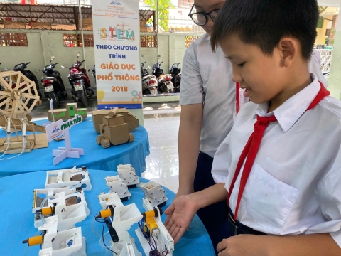 NGÀY HỘI TRẢI NGHIỆM STEM THCS LẠC HỒNG 08 - 05 - 2025 