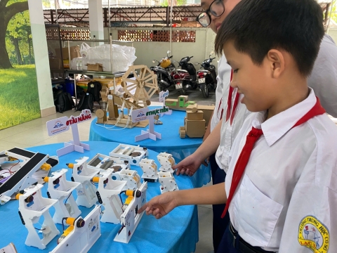 NGÀY HỘI TRẢI NGHIỆM STEM THCS LẠC HỒNG 08 - 05 - 2025 