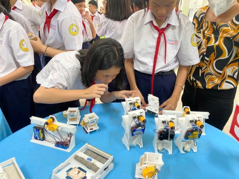 NGÀY HỘI TRẢI NGHIỆM STEM THCS LẠC HỒNG 08 - 05 - 2025 