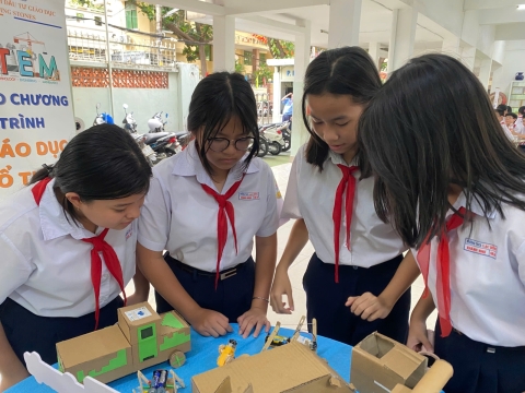 NGÀY HỘI TRẢI NGHIỆM STEM THCS LẠC HỒNG 08 - 05 - 2025 