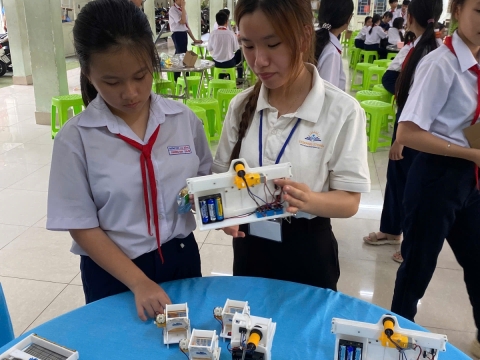 NGÀY HỘI TRẢI NGHIỆM STEM THCS LẠC HỒNG 08 - 05 - 2025 