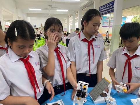 NGÀY HỘI TRẢI NGHIỆM STEM THCS LẠC HỒNG 08 - 05 - 2025 