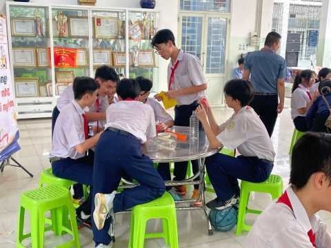 NGÀY HỘI TRẢI NGHIỆM STEM THCS LẠC HỒNG 08 - 05 - 2025 