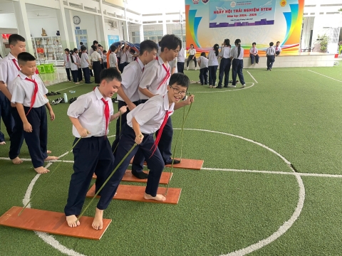 NGÀY HỘI TRẢI NGHIỆM STEM THCS LẠC HỒNG 08 - 05 - 2025 