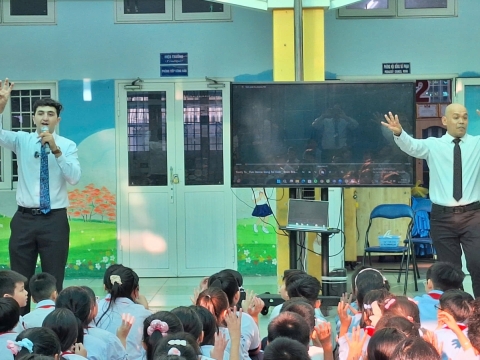 NGÀY HỘI VUI HỌC TIẾNG ANH - TH HÀN HẢI NGUYÊN