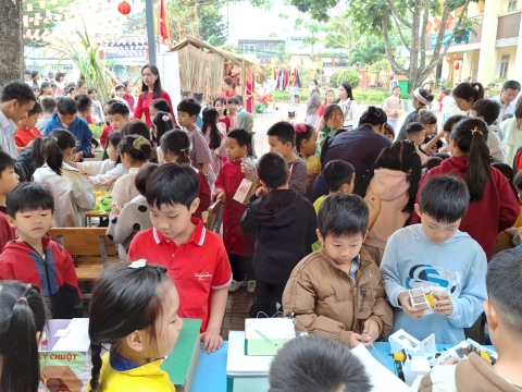 NGÀY HỘI XUÂN TRƯỜNG LÊ VĂN TÁM