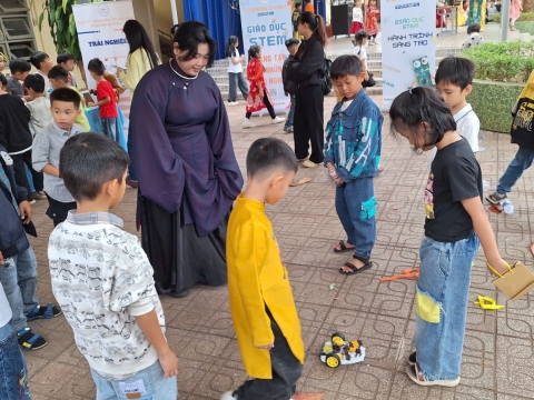 NGÀY HỘI XUÂN TRƯỜNG LÊ VĂN TÁM