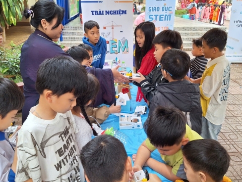 NGÀY HỘI XUÂN TRƯỜNG LÊ VĂN TÁM