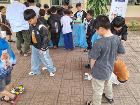 NGÀY HỘI XUÂN TRƯỜNG LÊ VĂN TÁM