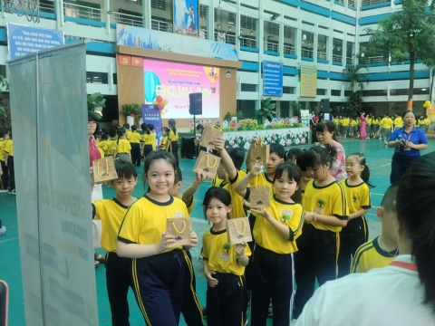 EVENT ENGLISH TRƯNG TRẮC