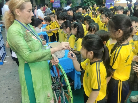 EVENT ENGLISH TRƯNG TRẮC