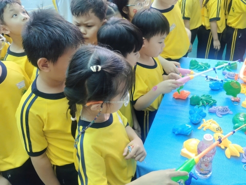 EVENT ENGLISH TRƯNG TRẮC