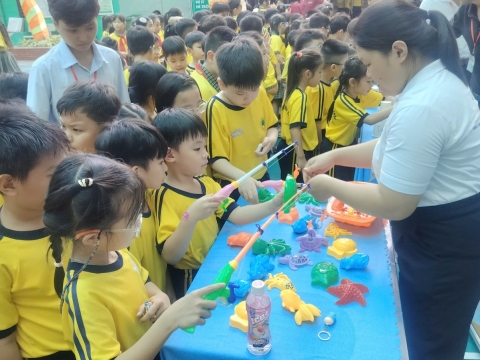 EVENT ENGLISH TRƯNG TRẮC