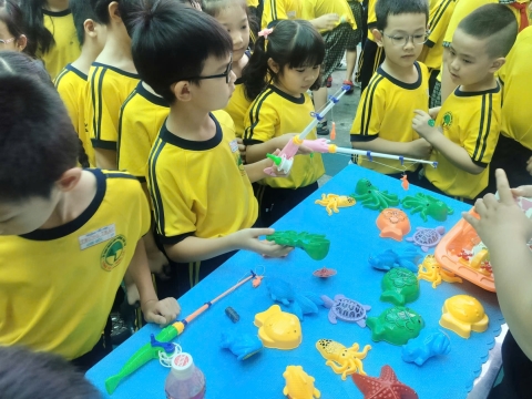 EVENT ENGLISH TRƯNG TRẮC