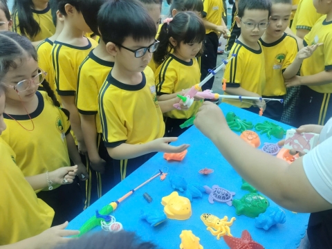 EVENT ENGLISH TRƯNG TRẮC