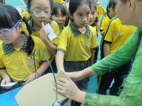 EVENT ENGLISH TRƯNG TRẮC