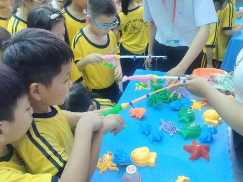 EVENT ENGLISH TRƯNG TRẮC