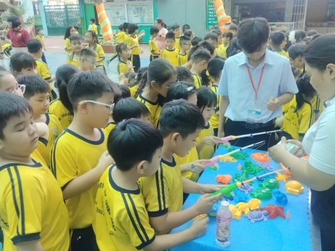 EVENT ENGLISH TRƯNG TRẮC