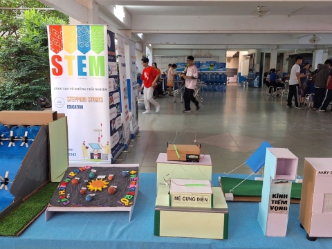 STEPPING STONES EDUCATION ĐỒNG HÀNH CÙNG THPT NGUYỄN AN NINH , TPHCM TRONG NGÀY HỘI TƯ VẤN TUYỂN SINH QUA HOẠT ĐỘNG TRẢI NGHIỆM STEM - AI