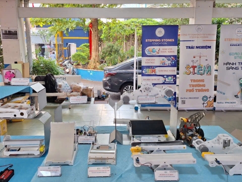 STEPPING STONES EDUCATION ĐỒNG HÀNH CÙNG THPT NGUYỄN AN NINH , TPHCM TRONG NGÀY HỘI TƯ VẤN TUYỂN SINH QUA HOẠT ĐỘNG TRẢI NGHIỆM STEM - AI