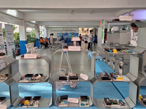 STEPPING STONES EDUCATION ĐỒNG HÀNH CÙNG THPT NGUYỄN AN NINH , TPHCM TRONG NGÀY HỘI TƯ VẤN TUYỂN SINH QUA HOẠT ĐỘNG TRẢI NGHIỆM STEM - AI