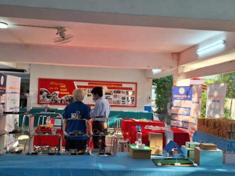 STEPPING STONES EDUCATION ĐỒNG HÀNH CÙNG THPT NGUYỄN AN NINH , TPHCM TRONG NGÀY HỘI TƯ VẤN TUYỂN SINH QUA HOẠT ĐỘNG TRẢI NGHIỆM STEM - AI