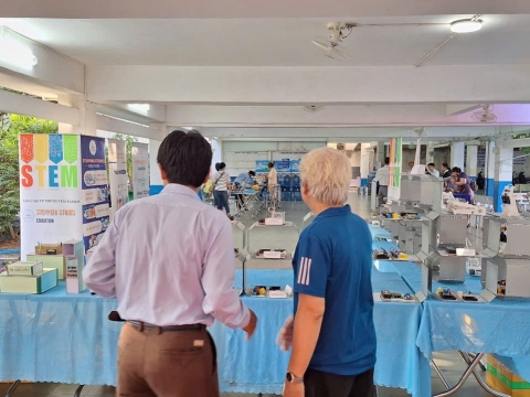 STEPPING STONES EDUCATION ĐỒNG HÀNH CÙNG THPT NGUYỄN AN NINH , TPHCM TRONG NGÀY HỘI TƯ VẤN TUYỂN SINH QUA HOẠT ĐỘNG TRẢI NGHIỆM STEM - AI