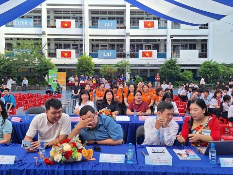 STEPPING STONES EDUCATION ĐỒNG HÀNH CÙNG THPT NGUYỄN AN NINH , TPHCM TRONG NGÀY HỘI TƯ VẤN TUYỂN SINH QUA HOẠT ĐỘNG TRẢI NGHIỆM STEM - AI