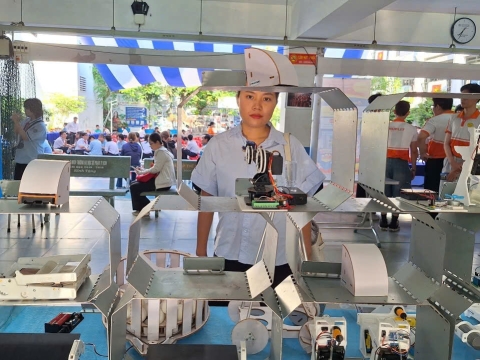 STEPPING STONES EDUCATION ĐỒNG HÀNH CÙNG THPT NGUYỄN AN NINH , TPHCM TRONG NGÀY HỘI TƯ VẤN TUYỂN SINH QUA HOẠT ĐỘNG TRẢI NGHIỆM STEM - AI