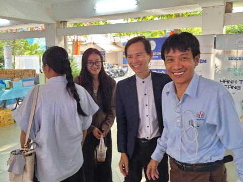 STEPPING STONES EDUCATION ĐỒNG HÀNH CÙNG THPT NGUYỄN AN NINH , TPHCM TRONG NGÀY HỘI TƯ VẤN TUYỂN SINH QUA HOẠT ĐỘNG TRẢI NGHIỆM STEM - AI