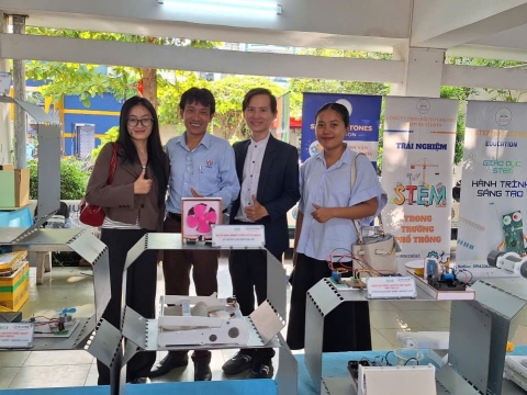 STEPPING STONES EDUCATION ĐỒNG HÀNH CÙNG THPT NGUYỄN AN NINH , TPHCM TRONG NGÀY HỘI TƯ VẤN TUYỂN SINH QUA HOẠT ĐỘNG TRẢI NGHIỆM STEM - AI