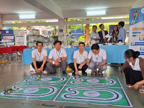 STEPPING STONES EDUCATION ĐỒNG HÀNH CÙNG THPT NGUYỄN AN NINH , TPHCM TRONG NGÀY HỘI TƯ VẤN TUYỂN SINH QUA HOẠT ĐỘNG TRẢI NGHIỆM STEM - AI