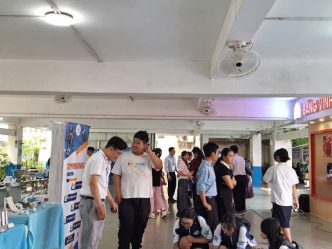 STEPPING STONES EDUCATION ĐỒNG HÀNH CÙNG THPT NGUYỄN AN NINH , TPHCM TRONG NGÀY HỘI TƯ VẤN TUYỂN SINH QUA HOẠT ĐỘNG TRẢI NGHIỆM STEM - AI