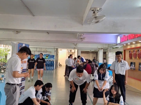 STEPPING STONES EDUCATION ĐỒNG HÀNH CÙNG THPT NGUYỄN AN NINH , TPHCM TRONG NGÀY HỘI TƯ VẤN TUYỂN SINH QUA HOẠT ĐỘNG TRẢI NGHIỆM STEM - AI