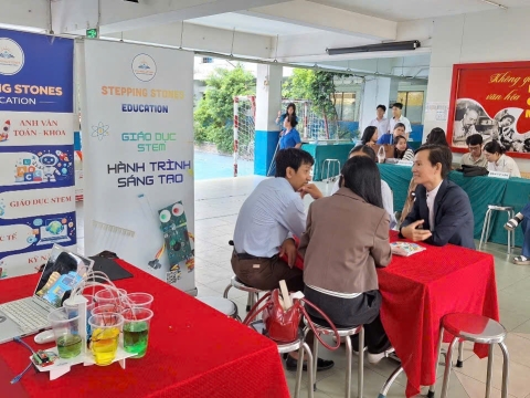 STEPPING STONES EDUCATION ĐỒNG HÀNH CÙNG THPT NGUYỄN AN NINH , TPHCM TRONG NGÀY HỘI TƯ VẤN TUYỂN SINH QUA HOẠT ĐỘNG TRẢI NGHIỆM STEM - AI