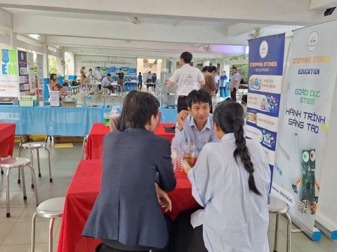 STEPPING STONES EDUCATION ĐỒNG HÀNH CÙNG THPT NGUYỄN AN NINH , TPHCM TRONG NGÀY HỘI TƯ VẤN TUYỂN SINH QUA HOẠT ĐỘNG TRẢI NGHIỆM STEM - AI