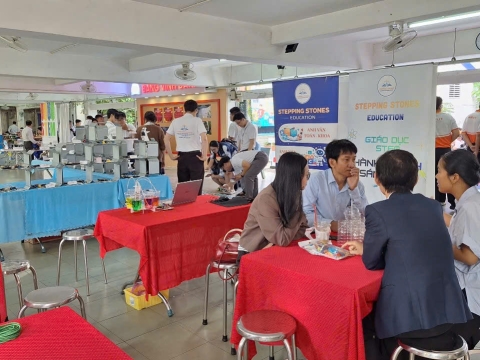 STEPPING STONES EDUCATION ĐỒNG HÀNH CÙNG THPT NGUYỄN AN NINH , TPHCM TRONG NGÀY HỘI TƯ VẤN TUYỂN SINH QUA HOẠT ĐỘNG TRẢI NGHIỆM STEM - AI