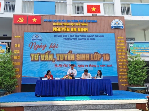 STEPPING STONES EDUCATION ĐỒNG HÀNH CÙNG THPT NGUYỄN AN NINH , TPHCM TRONG NGÀY HỘI TƯ VẤN TUYỂN SINH QUA HOẠT ĐỘNG TRẢI NGHIỆM STEM - AI