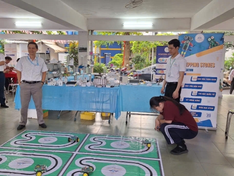 STEPPING STONES EDUCATION ĐỒNG HÀNH CÙNG THPT NGUYỄN AN NINH , TPHCM TRONG NGÀY HỘI TƯ VẤN TUYỂN SINH QUA HOẠT ĐỘNG TRẢI NGHIỆM STEM - AI