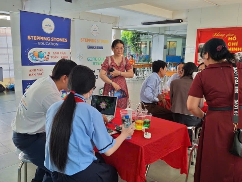 STEPPING STONES EDUCATION ĐỒNG HÀNH CÙNG THPT NGUYỄN AN NINH , TPHCM TRONG NGÀY HỘI TƯ VẤN TUYỂN SINH QUA HOẠT ĐỘNG TRẢI NGHIỆM STEM - AI