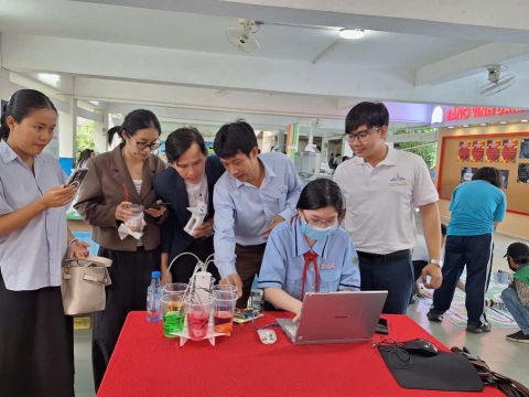STEPPING STONES EDUCATION ĐỒNG HÀNH CÙNG THPT NGUYỄN AN NINH , TPHCM TRONG NGÀY HỘI TƯ VẤN TUYỂN SINH QUA HOẠT ĐỘNG TRẢI NGHIỆM STEM - AI