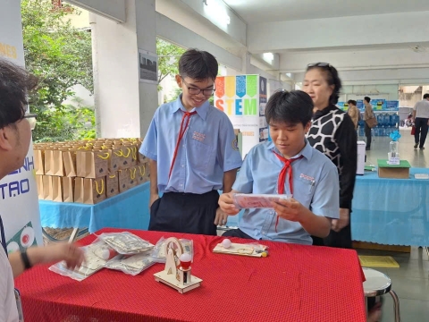 STEPPING STONES EDUCATION ĐỒNG HÀNH CÙNG THPT NGUYỄN AN NINH , TPHCM TRONG NGÀY HỘI TƯ VẤN TUYỂN SINH QUA HOẠT ĐỘNG TRẢI NGHIỆM STEM - AI