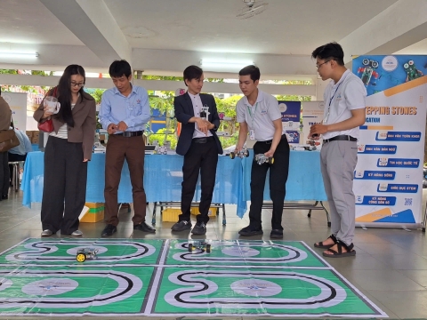 STEPPING STONES EDUCATION ĐỒNG HÀNH CÙNG THPT NGUYỄN AN NINH , TPHCM TRONG NGÀY HỘI TƯ VẤN TUYỂN SINH QUA HOẠT ĐỘNG TRẢI NGHIỆM STEM - AI