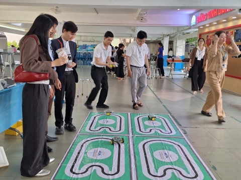 STEPPING STONES EDUCATION ĐỒNG HÀNH CÙNG THPT NGUYỄN AN NINH , TPHCM TRONG NGÀY HỘI TƯ VẤN TUYỂN SINH QUA HOẠT ĐỘNG TRẢI NGHIỆM STEM - AI