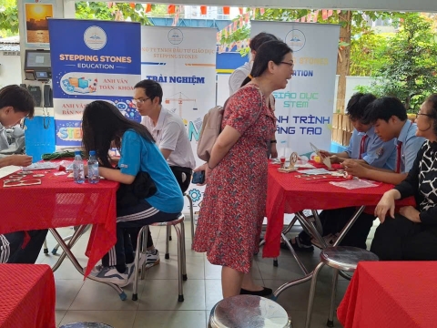 STEPPING STONES EDUCATION ĐỒNG HÀNH CÙNG THPT NGUYỄN AN NINH , TPHCM TRONG NGÀY HỘI TƯ VẤN TUYỂN SINH QUA HOẠT ĐỘNG TRẢI NGHIỆM STEM - AI