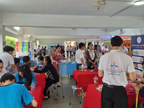 STEPPING STONES EDUCATION ĐỒNG HÀNH CÙNG THPT NGUYỄN AN NINH , TPHCM TRONG NGÀY HỘI TƯ VẤN TUYỂN SINH QUA HOẠT ĐỘNG TRẢI NGHIỆM STEM - AI