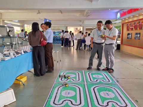STEPPING STONES EDUCATION ĐỒNG HÀNH CÙNG THPT NGUYỄN AN NINH , TPHCM TRONG NGÀY HỘI TƯ VẤN TUYỂN SINH QUA HOẠT ĐỘNG TRẢI NGHIỆM STEM - AI