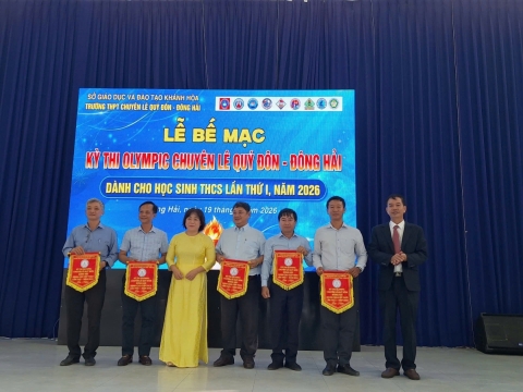 STEPPING STONES EDUCATION ĐỒNG HÀNH CÙNG KỲ THI OLYMPIC LẦN THỨ 1 THPT CHUYÊN LÊ QUÝ ĐÔNG - ĐÔNG HẢI